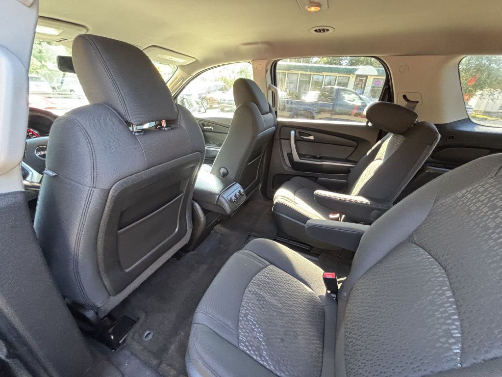 2011 GMC Acadia Image 13