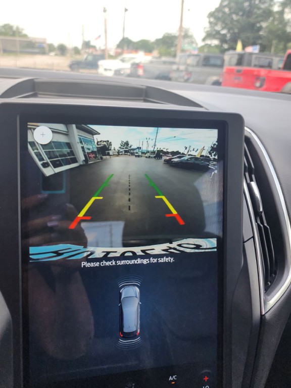 2023 Ford Edge Image 8