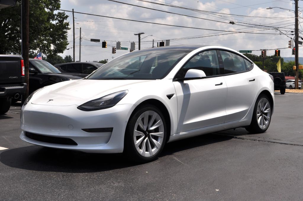 2022 Tesla Model 3 Image 2