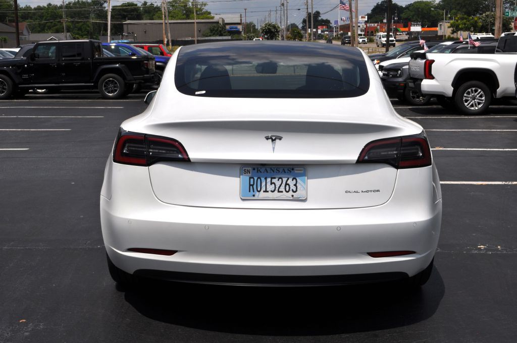 2022 Tesla Model 3 Image 4