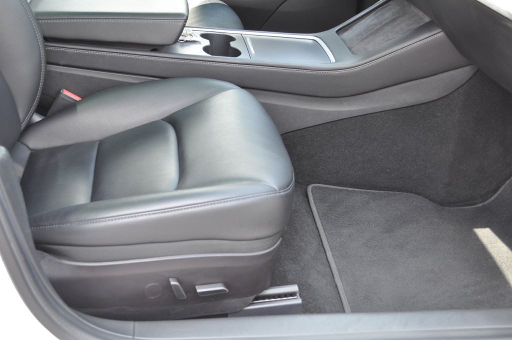2022 Tesla Model 3 Image 18