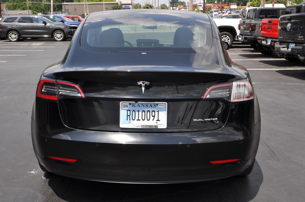2022 Tesla Model 3 Image 3
