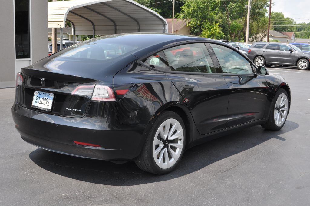 2022 Tesla Model 3 Image 4