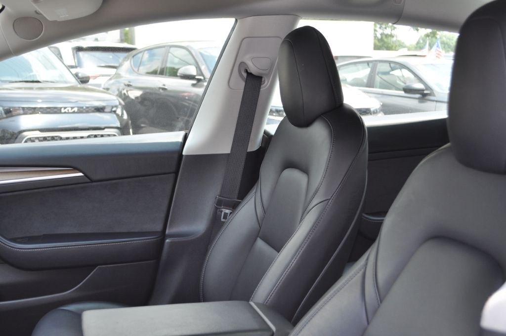 2022 Tesla Model 3 Image 9