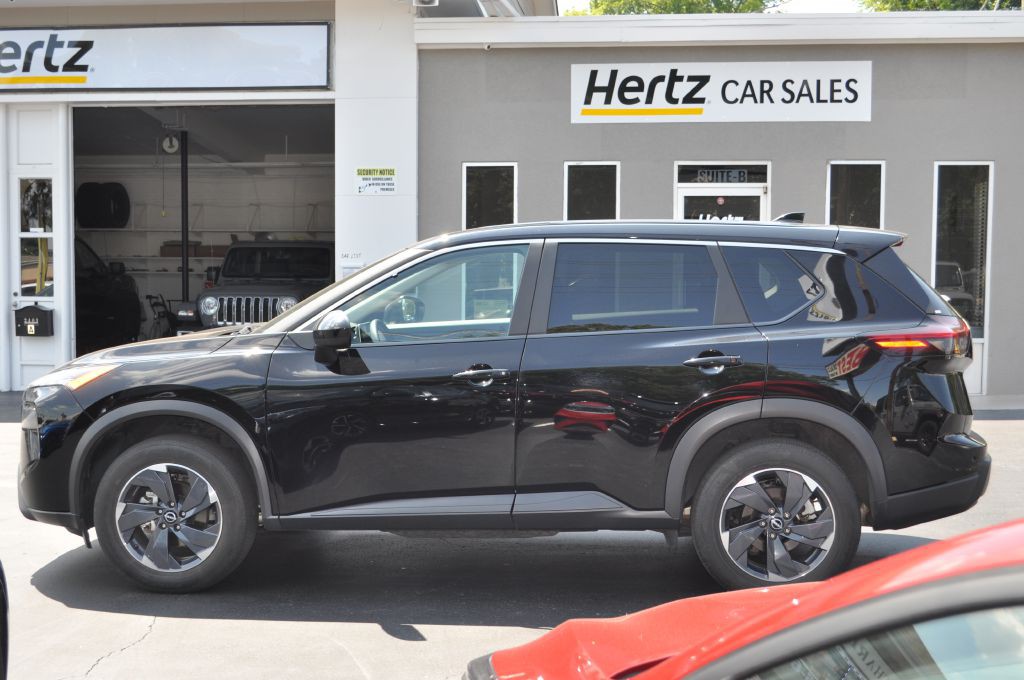 2024 Nissan Rogue Image 2