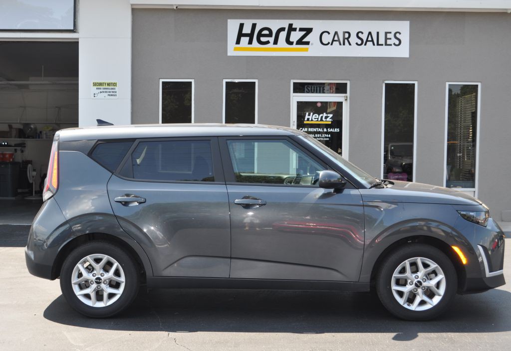 2024 Kia Soul Image 2