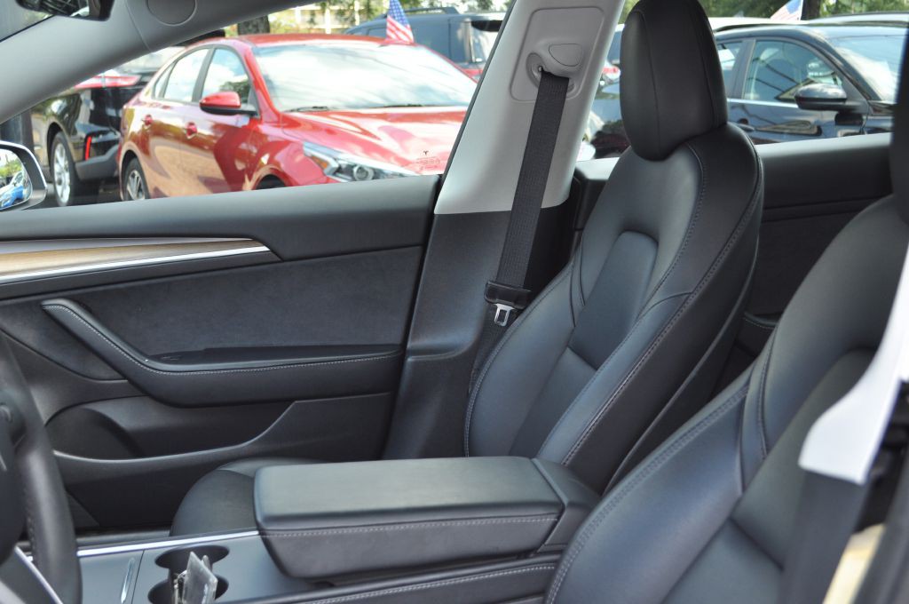 2022 Tesla Model 3 Image 5