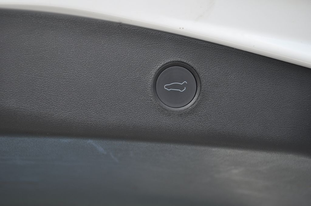 2022 Tesla Model 3 Image 15