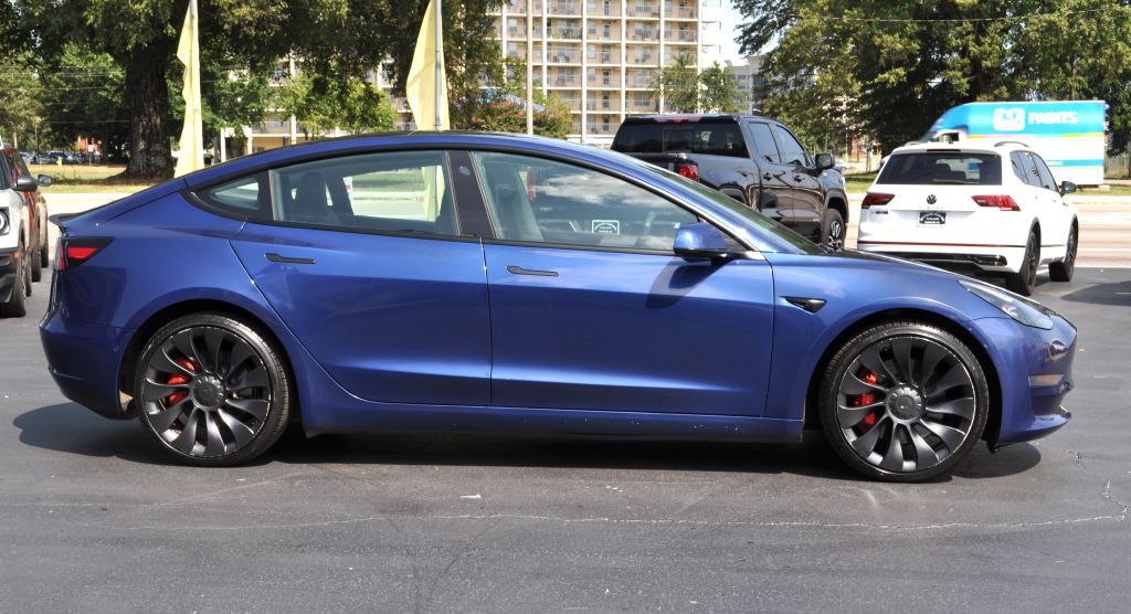 2022 Tesla Model 3 Image 2