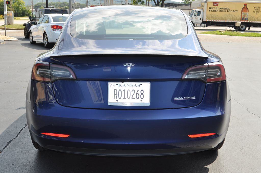 2022 Tesla Model 3 Image 11