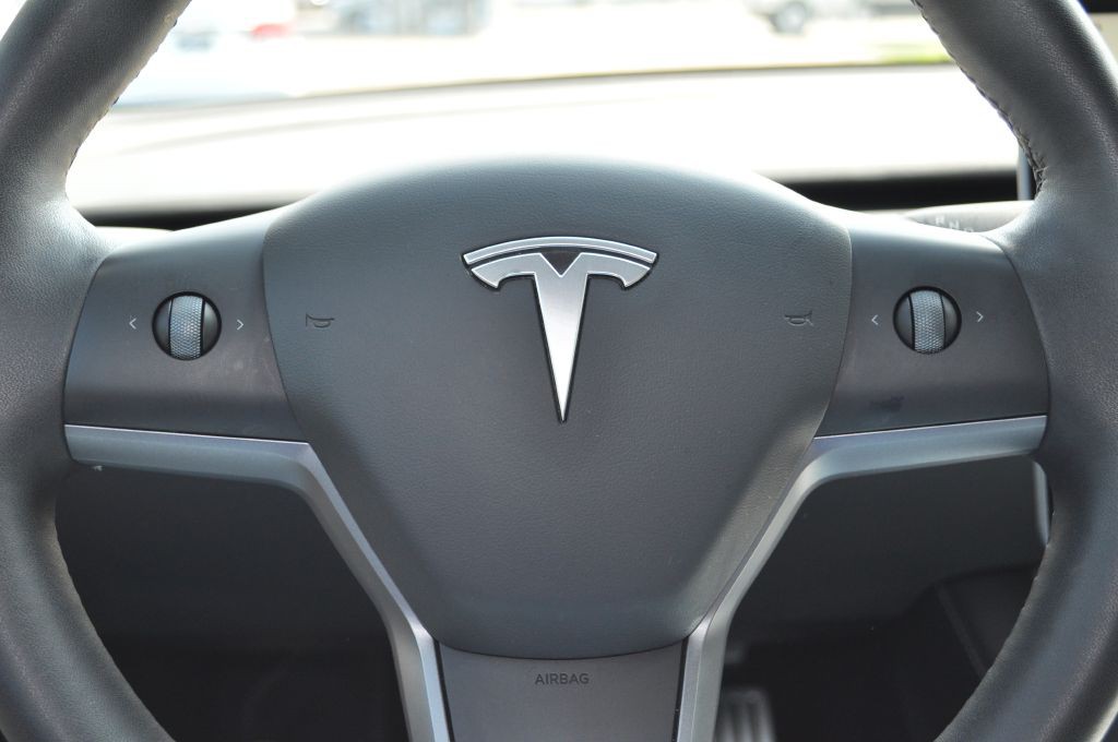 2022 Tesla Model 3 Image 15