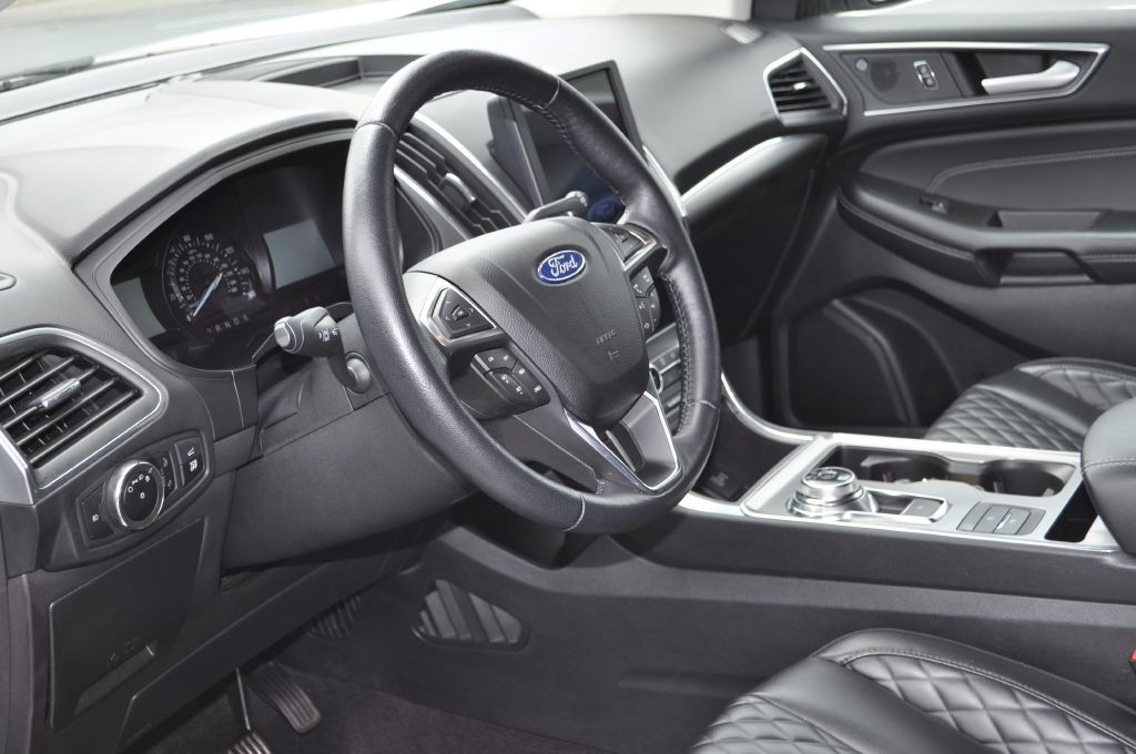 2023 Ford Edge Image 9