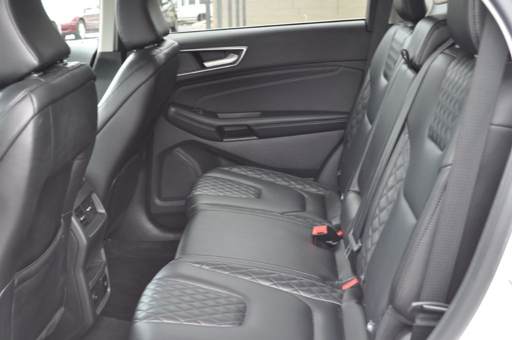 2023 Ford Edge Image 15