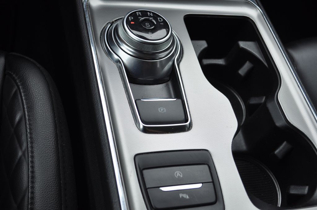 2023 Ford Edge Image 16