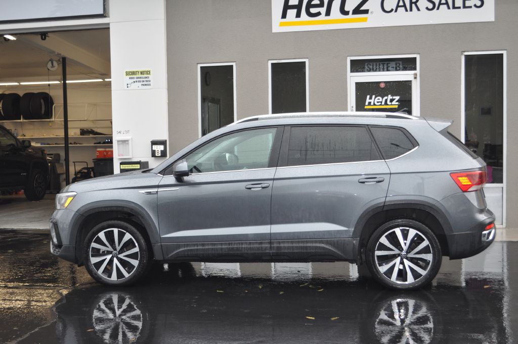 2022 Volkswagen Taos Image 2