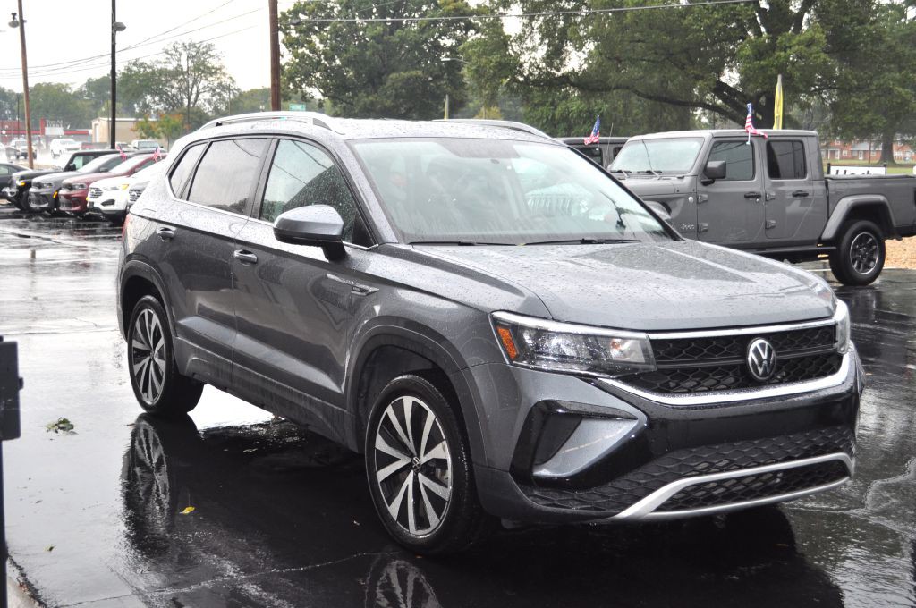 2022 Volkswagen Taos Image 3