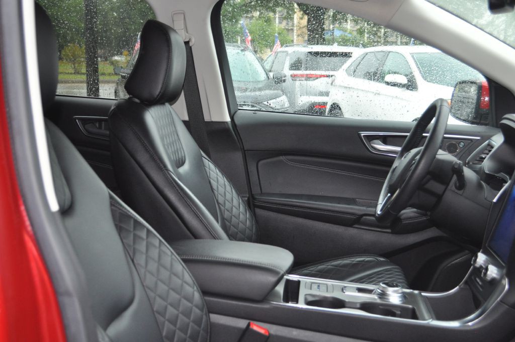 2023 Ford Edge Image 4