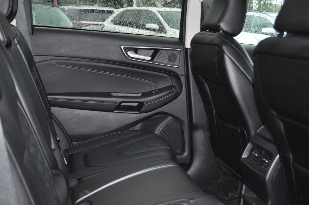 2023 Ford Edge Image 7