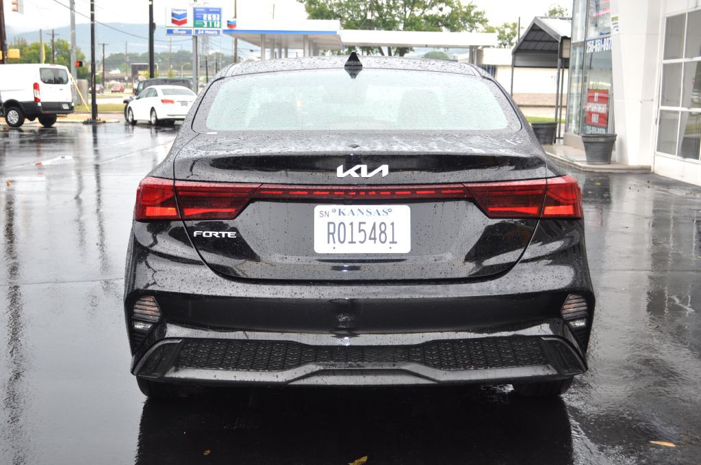 2024 Kia Forte Image 3
