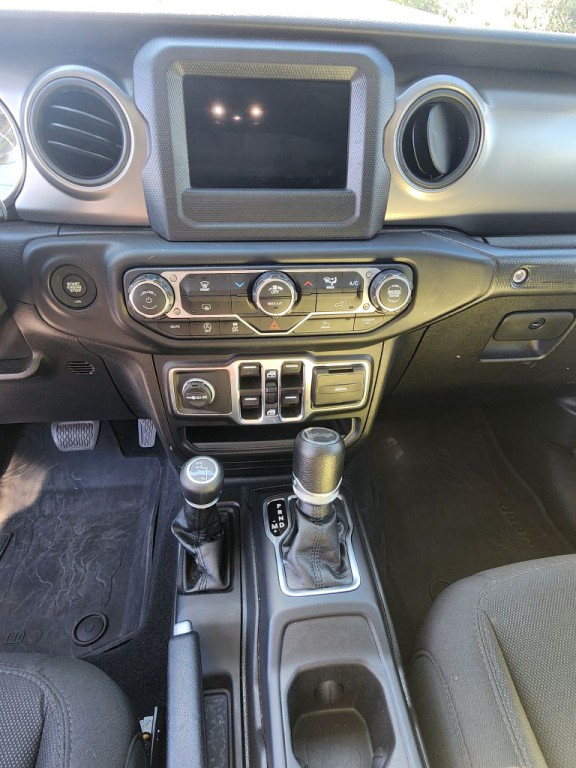 2023 Jeep Wrangler Image 10