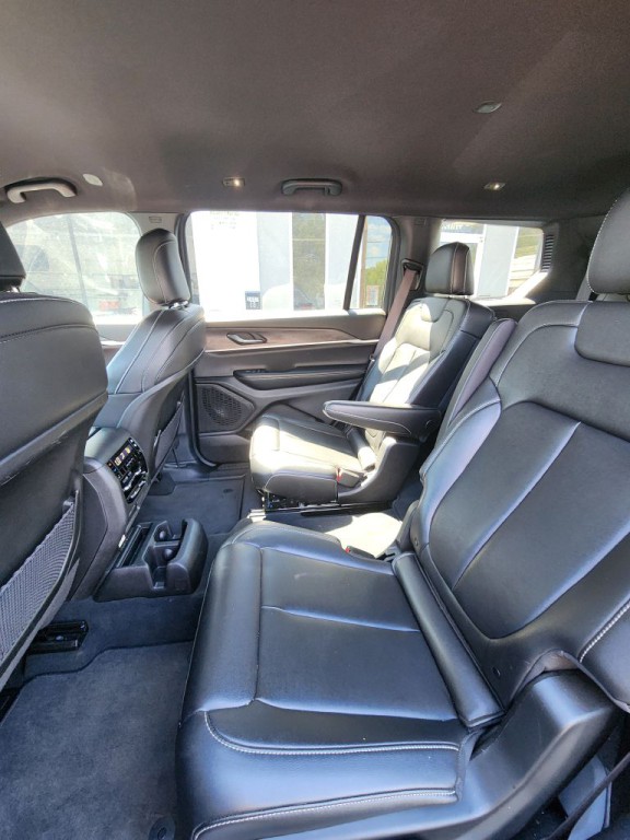 2024 Jeep Grand Cherokee Image 11