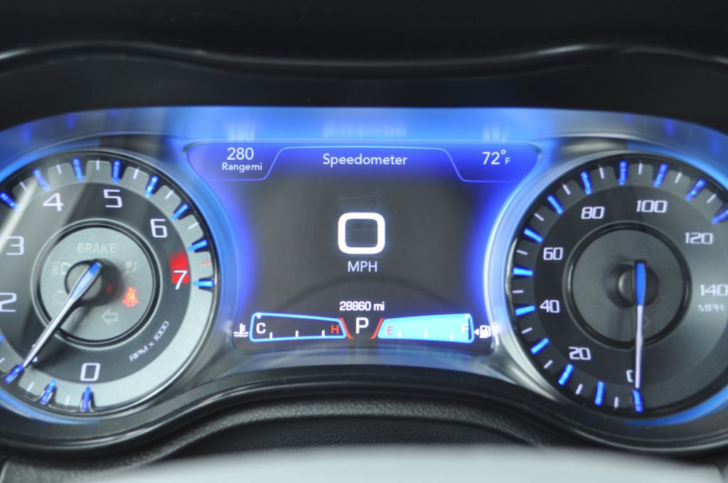 2023 Chrysler 300 Image 9