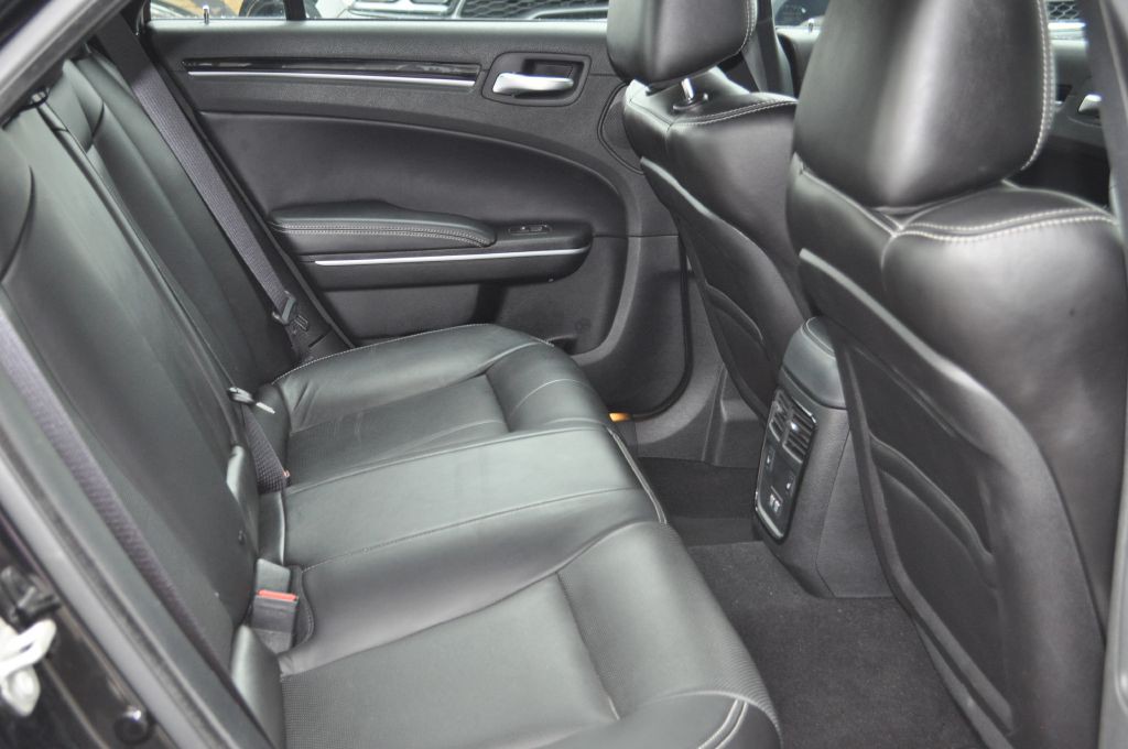 2023 Chrysler 300 Image 20