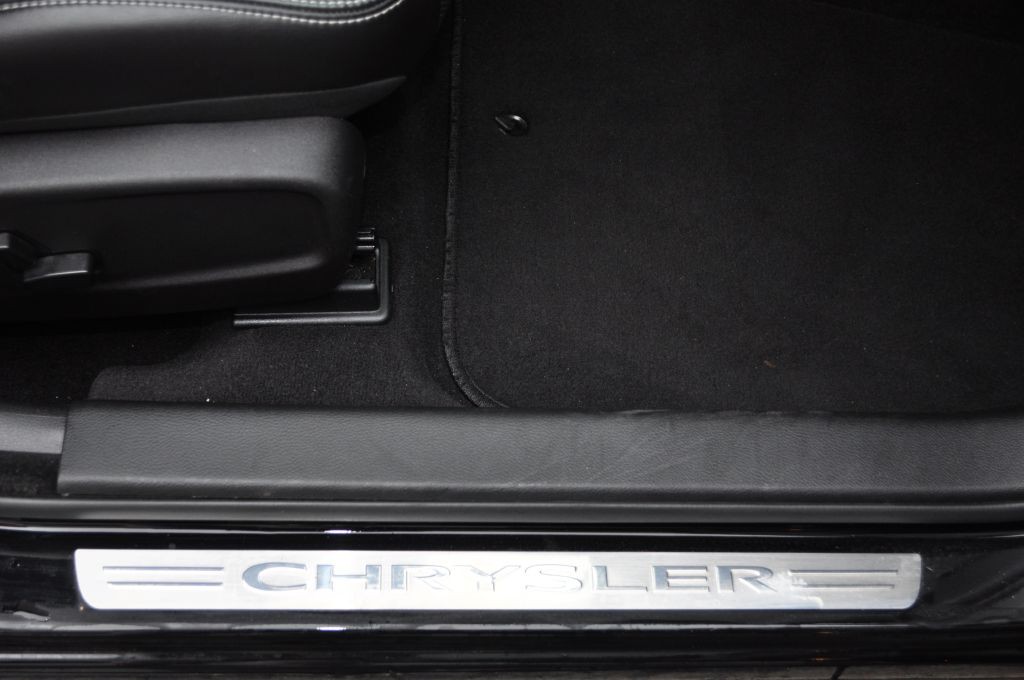 2023 Chrysler 300 Image 23