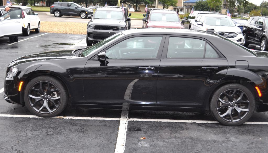 2023 Chrysler 300 Image 24