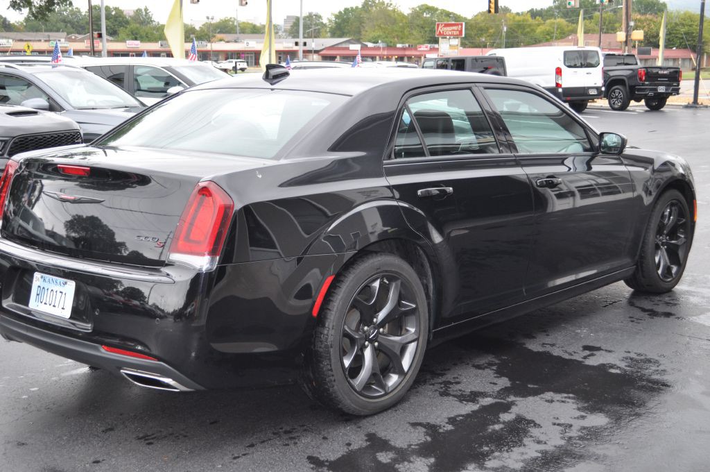 2023 Chrysler 300 Image 25
