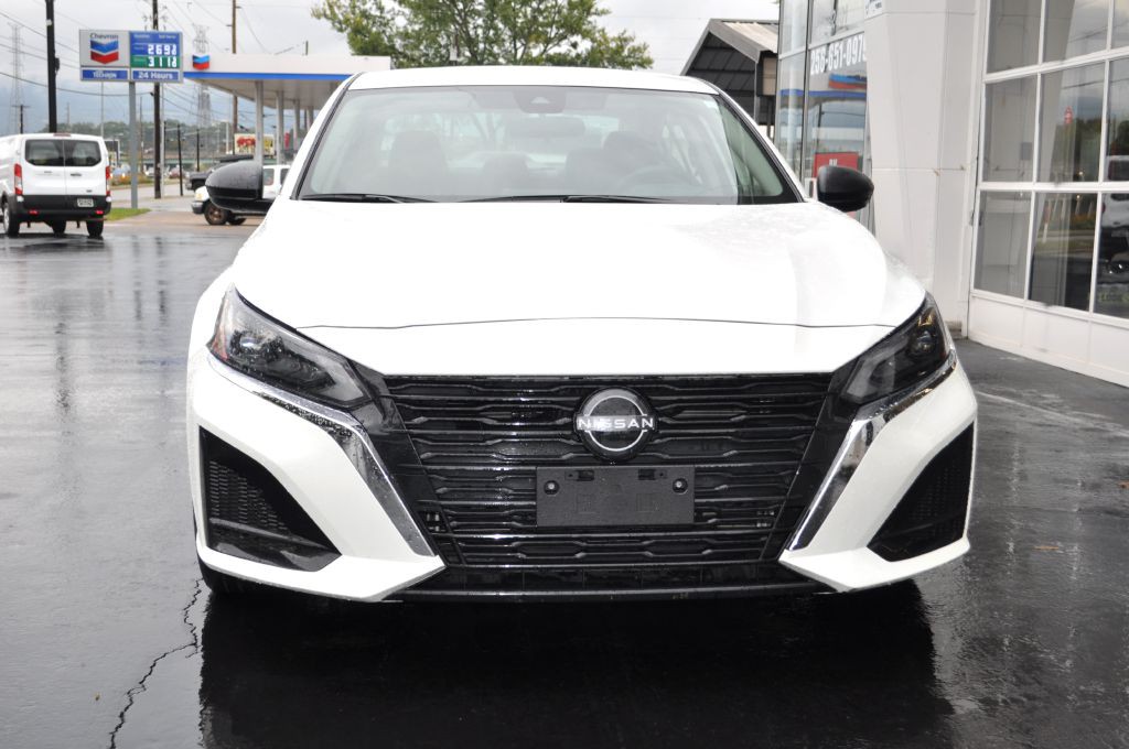 2024 Nissan Altima Image 2