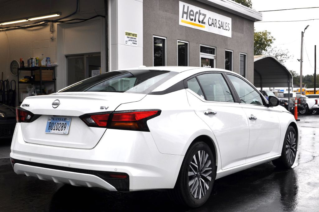 2024 Nissan Altima Image 3