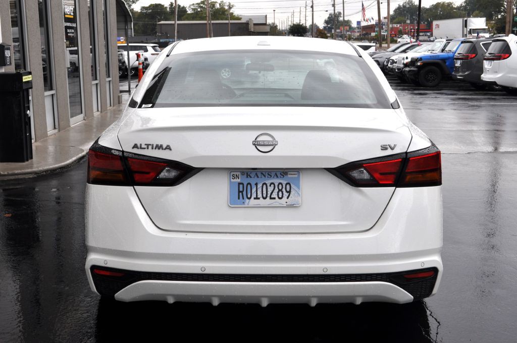 2024 Nissan Altima Image 4