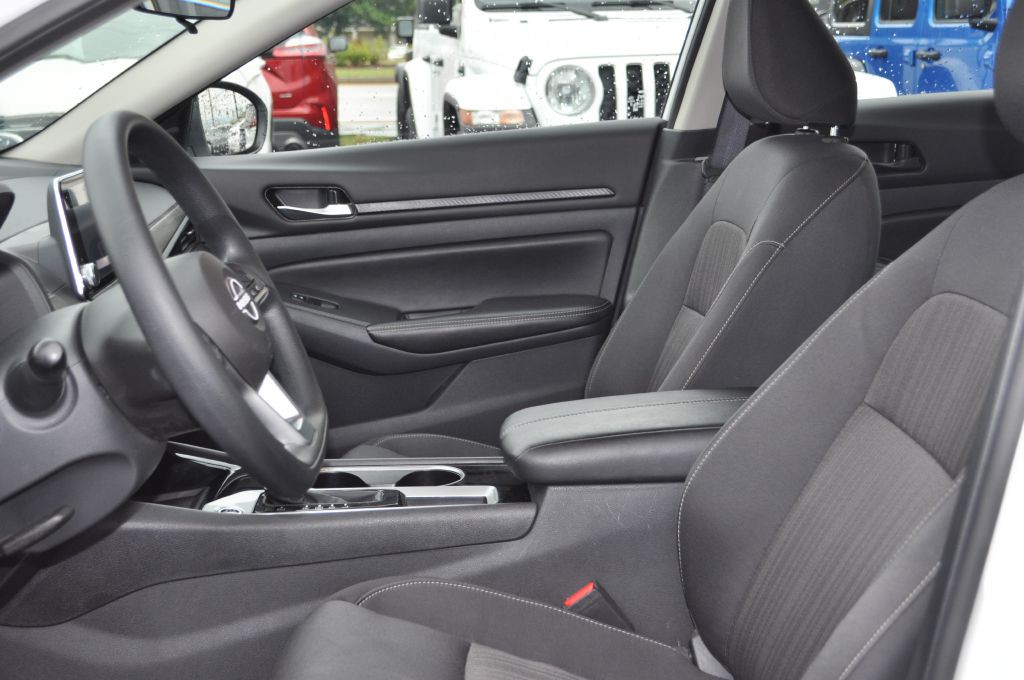 2024 Nissan Altima Image 5