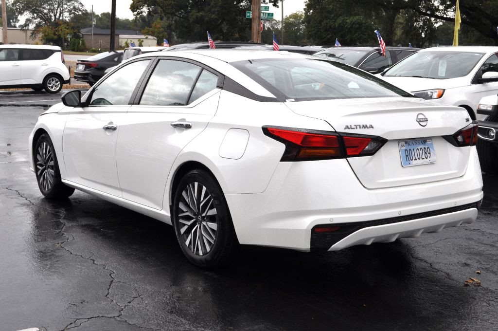 2024 Nissan Altima Image 14