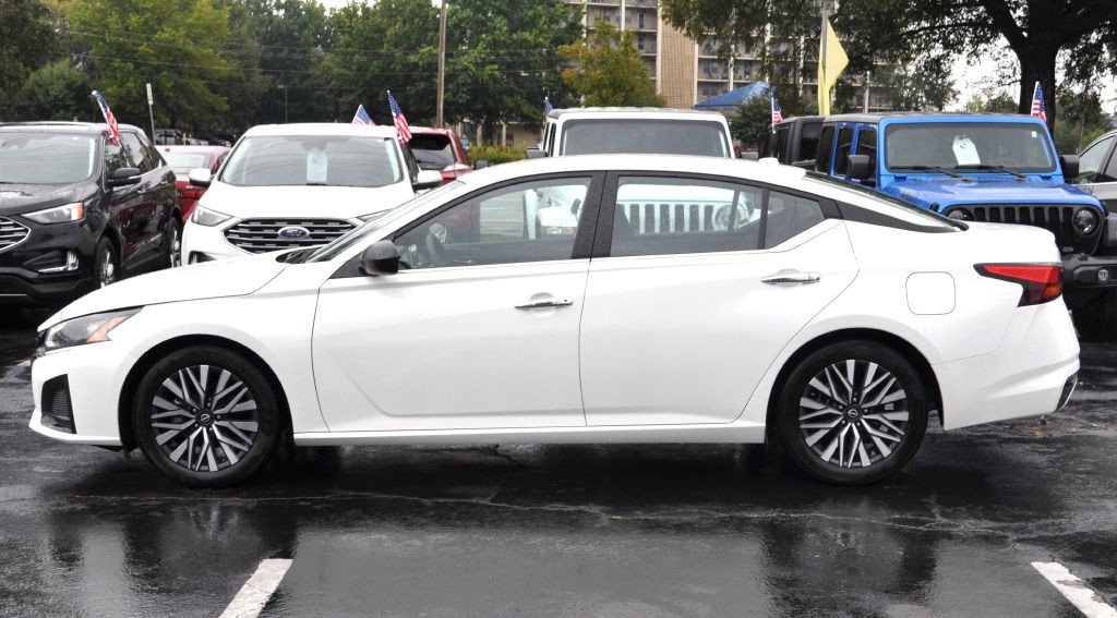 2024 Nissan Altima Image 15