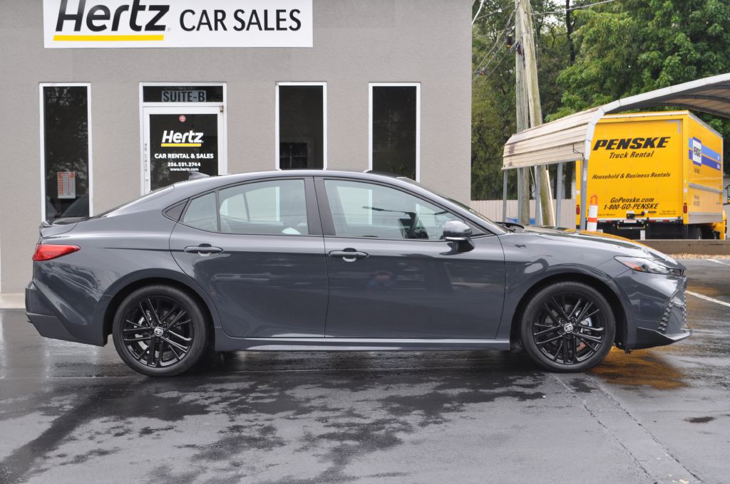 2025 Toyota Camry Image 2