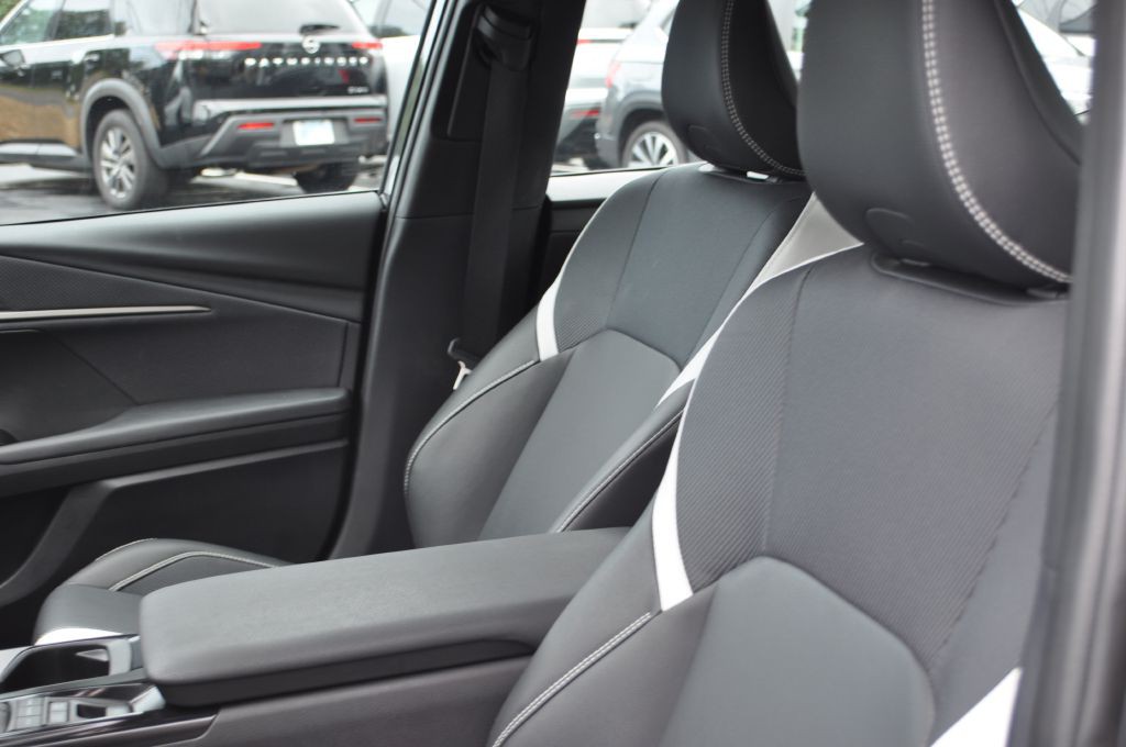 2025 Toyota Camry Image 6