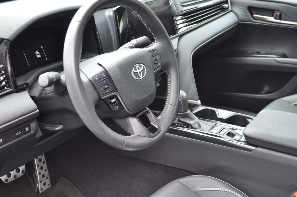 2025 Toyota Camry Image 8