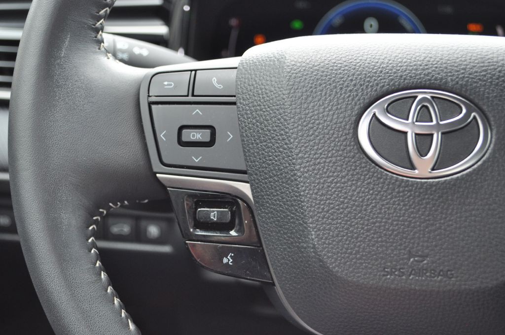 2025 Toyota Camry Image 10