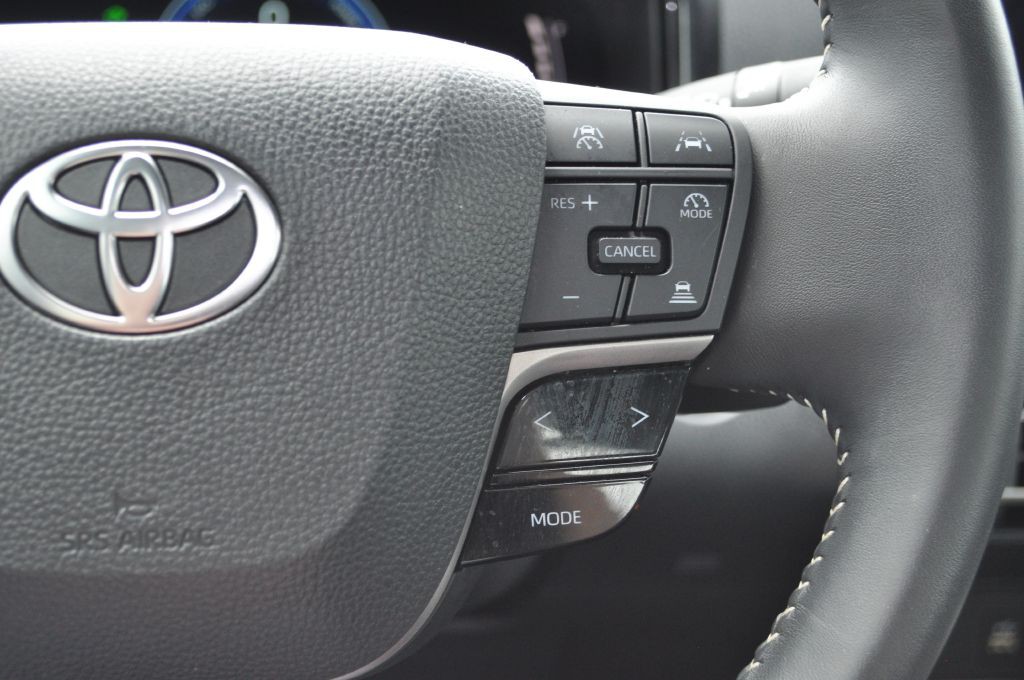 2025 Toyota Camry Image 11