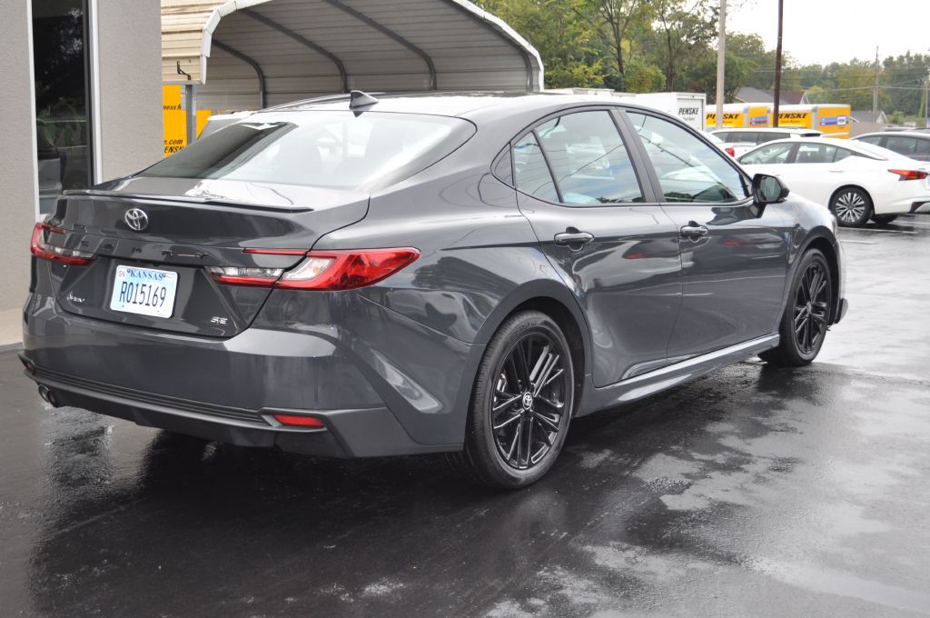 2025 Toyota Camry Image 19