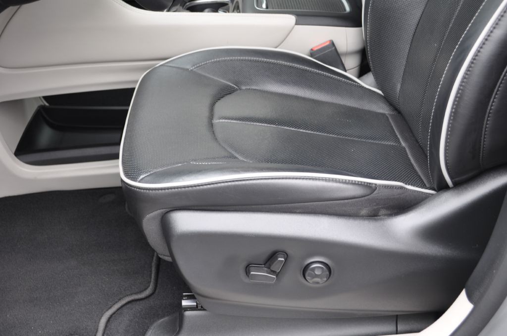 2022 Chrysler Pacifica Image 7