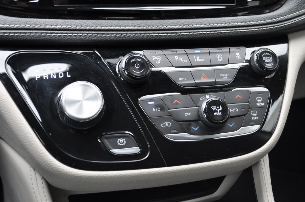 2022 Chrysler Pacifica Image 9