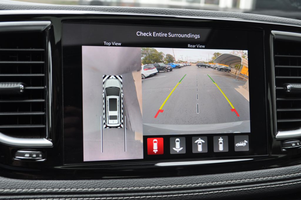 2022 Chrysler Pacifica Image 10