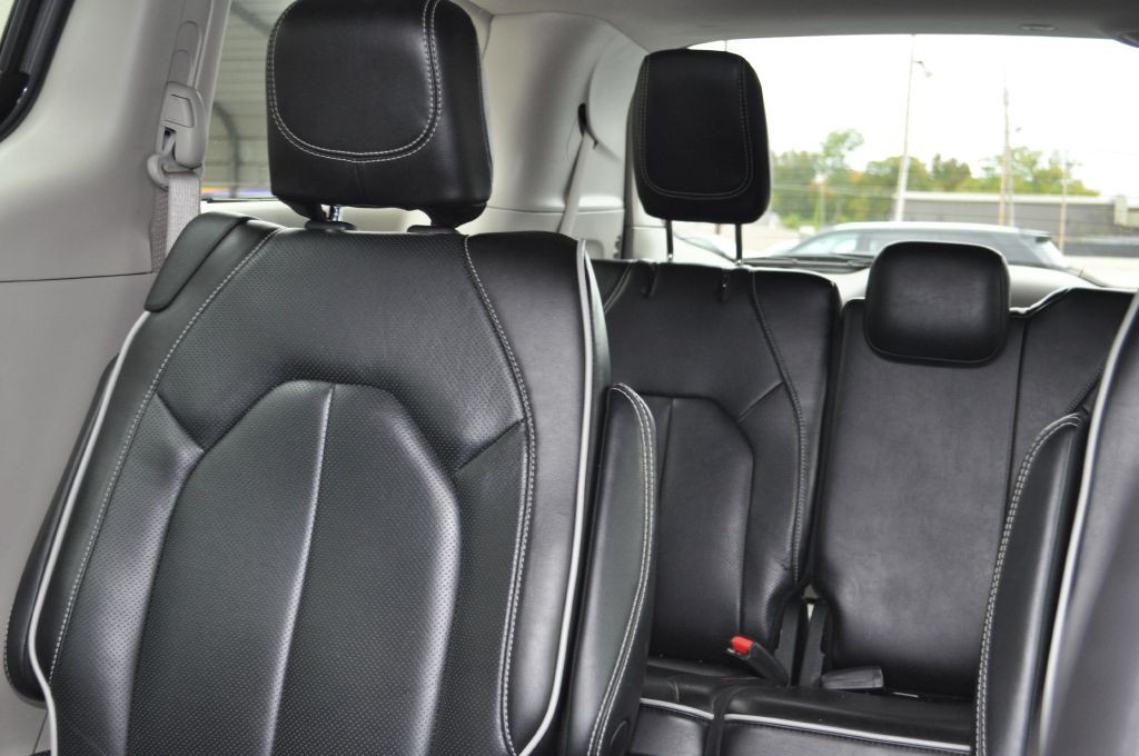 2022 Chrysler Pacifica Image 13