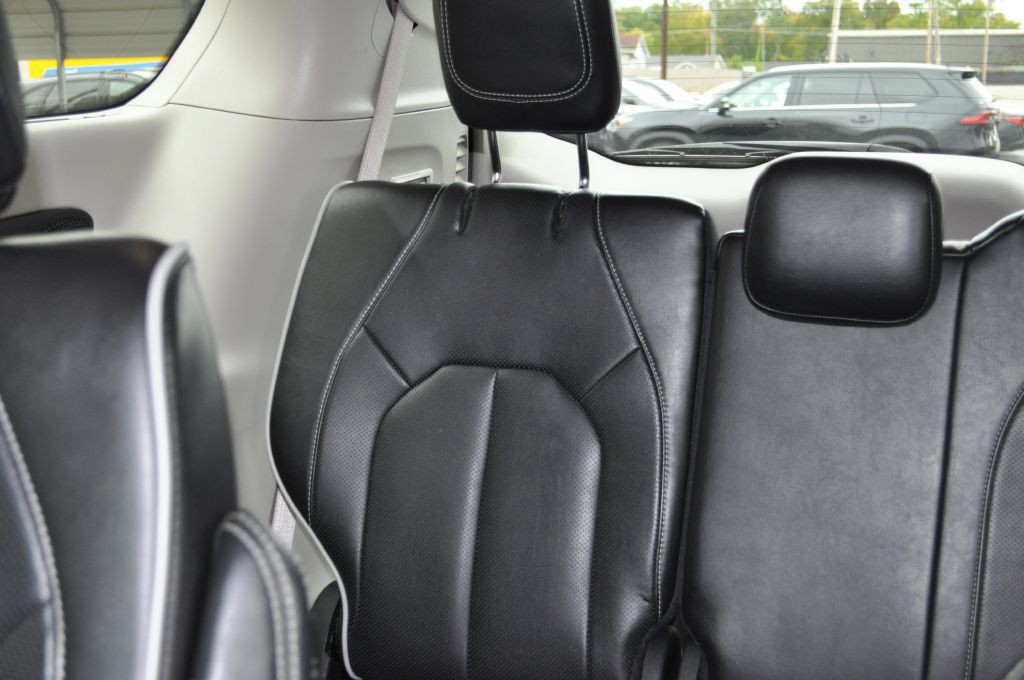 2022 Chrysler Pacifica Image 20