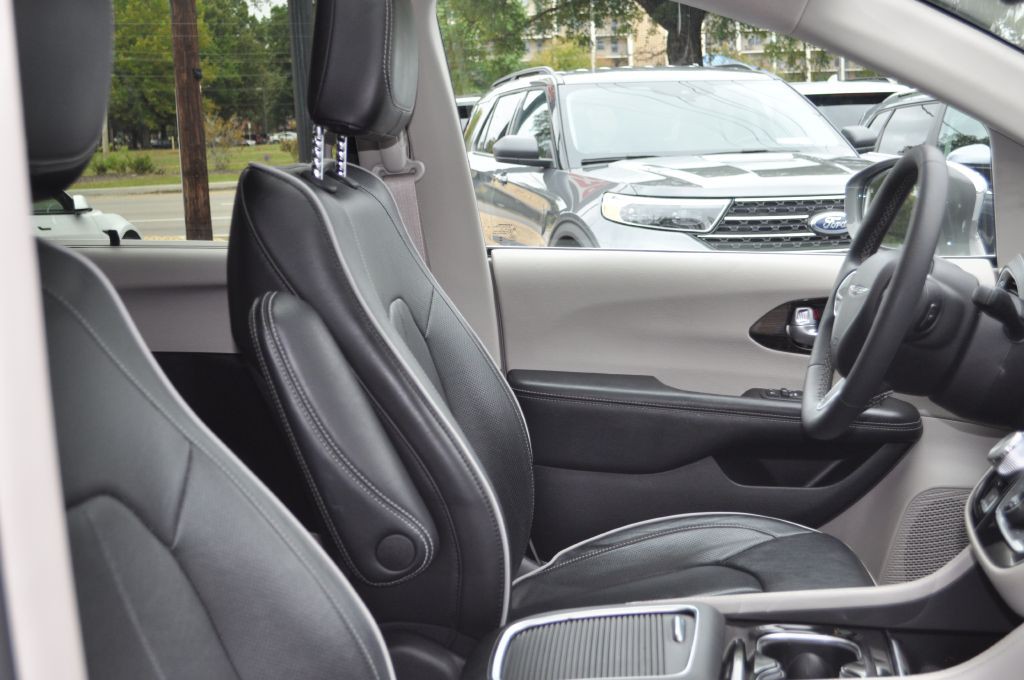 2022 Chrysler Pacifica Image 23