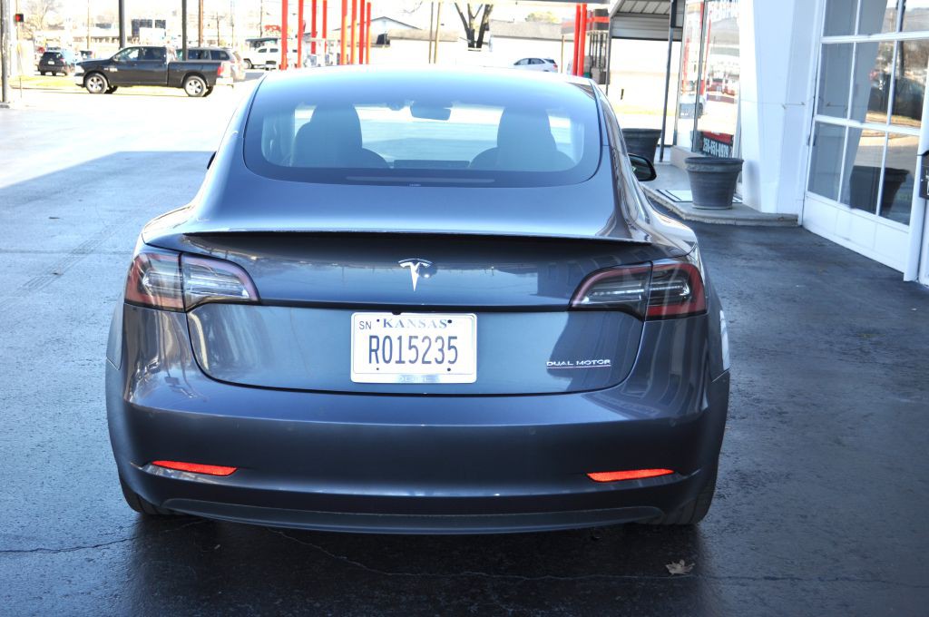 2022 Tesla Model 3 Image 5
