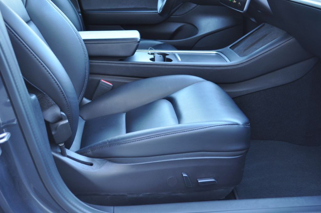 2022 Tesla Model 3 Image 17